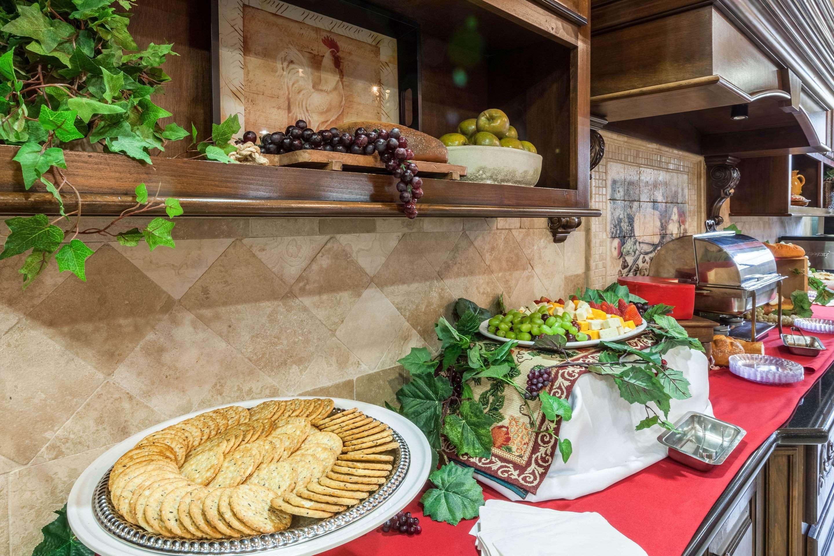 Comfort Suites Alamo-River Walk Сан Антонио Екстериор снимка