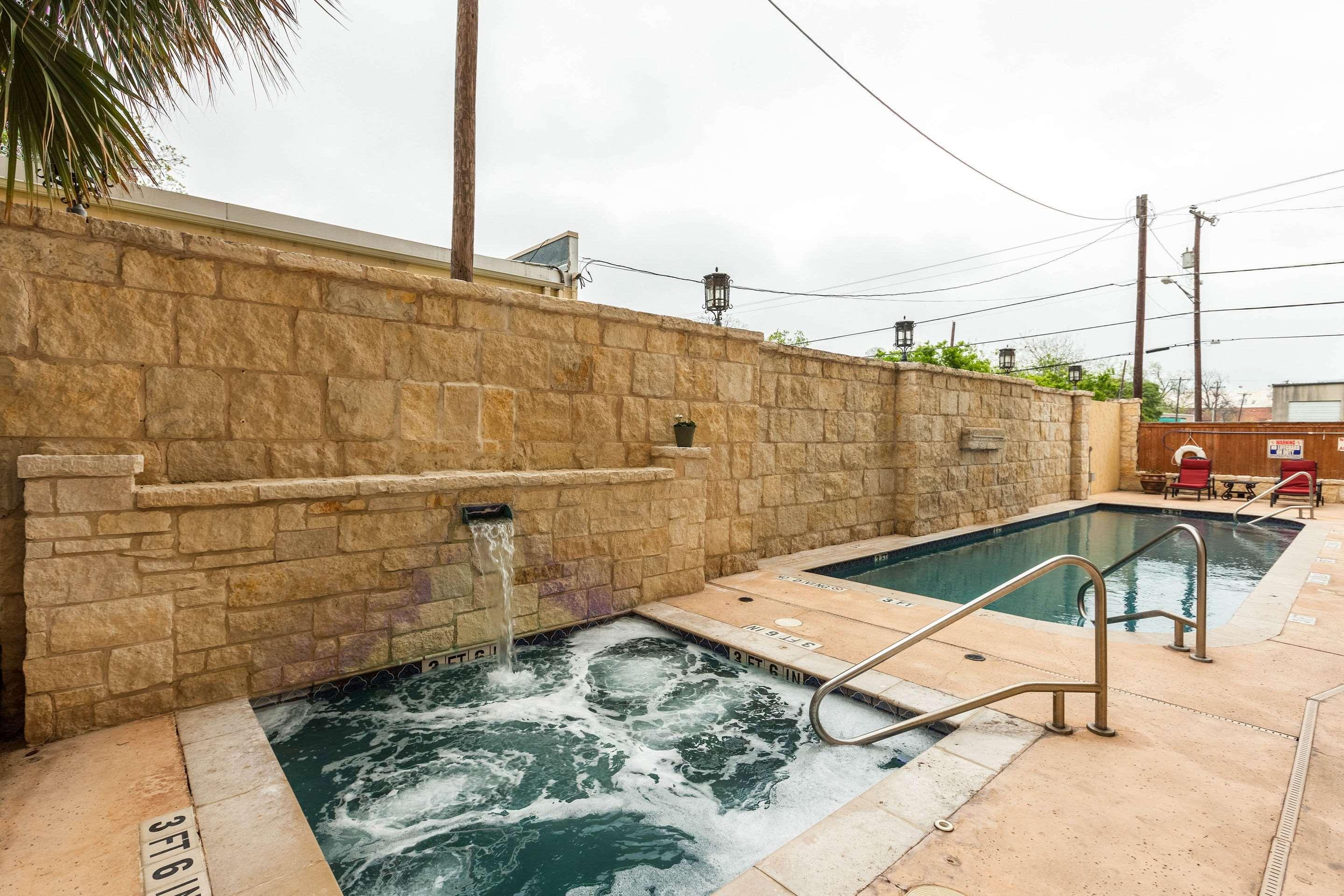Comfort Suites Alamo-River Walk Сан Антонио Екстериор снимка