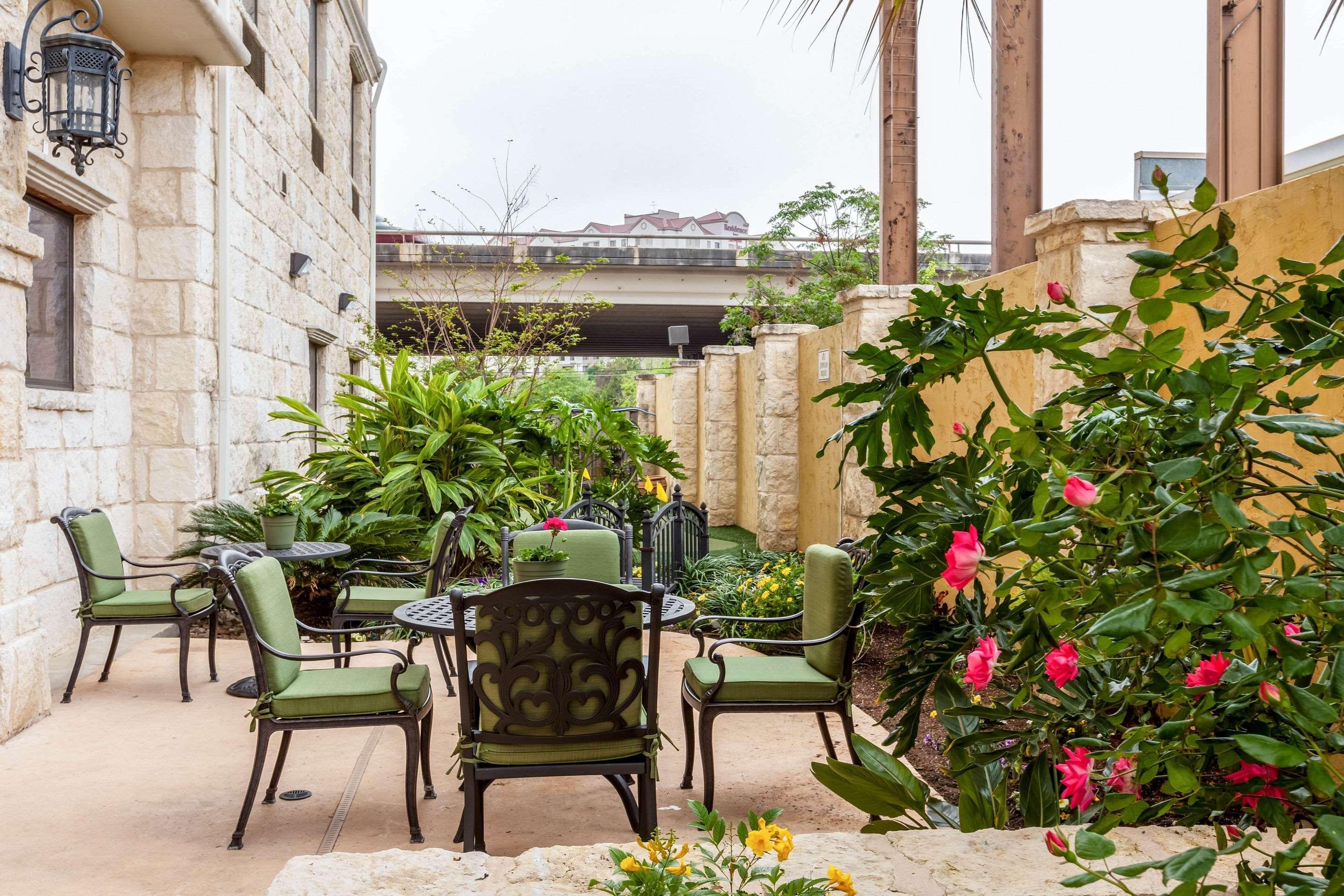 Comfort Suites Alamo-River Walk Сан Антонио Екстериор снимка