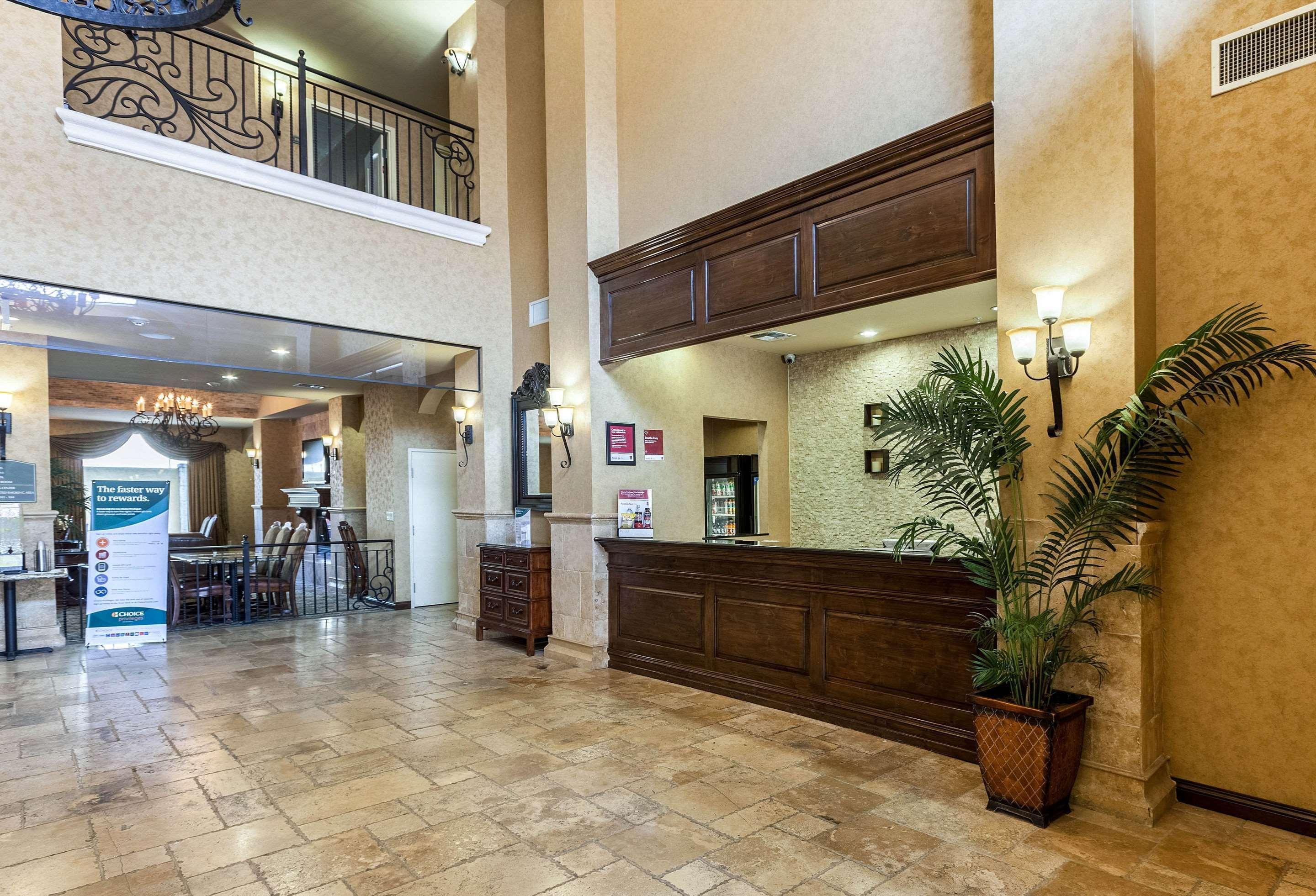 Comfort Suites Alamo-River Walk Сан Антонио Екстериор снимка