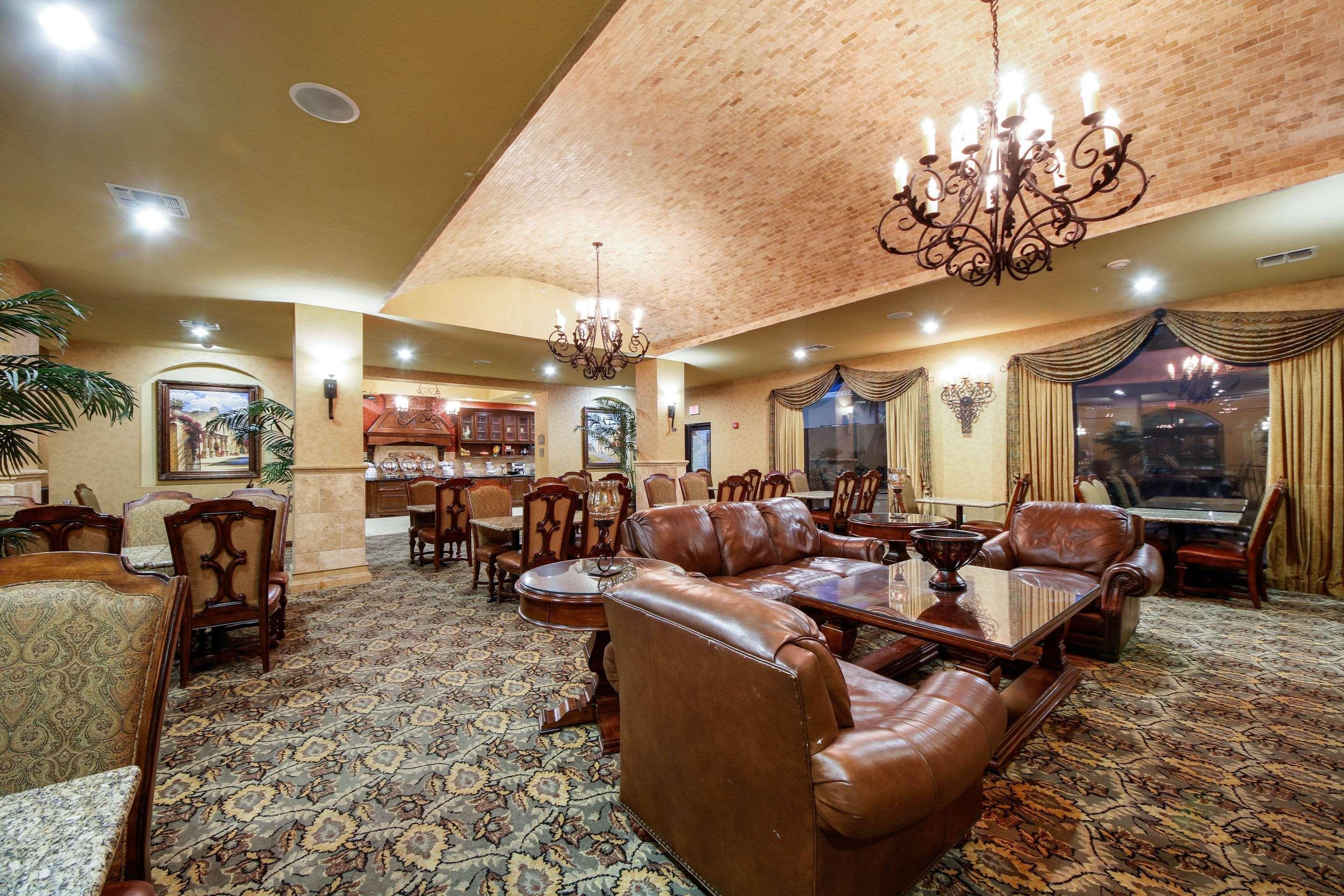 Comfort Suites Alamo-River Walk Сан Антонио Екстериор снимка